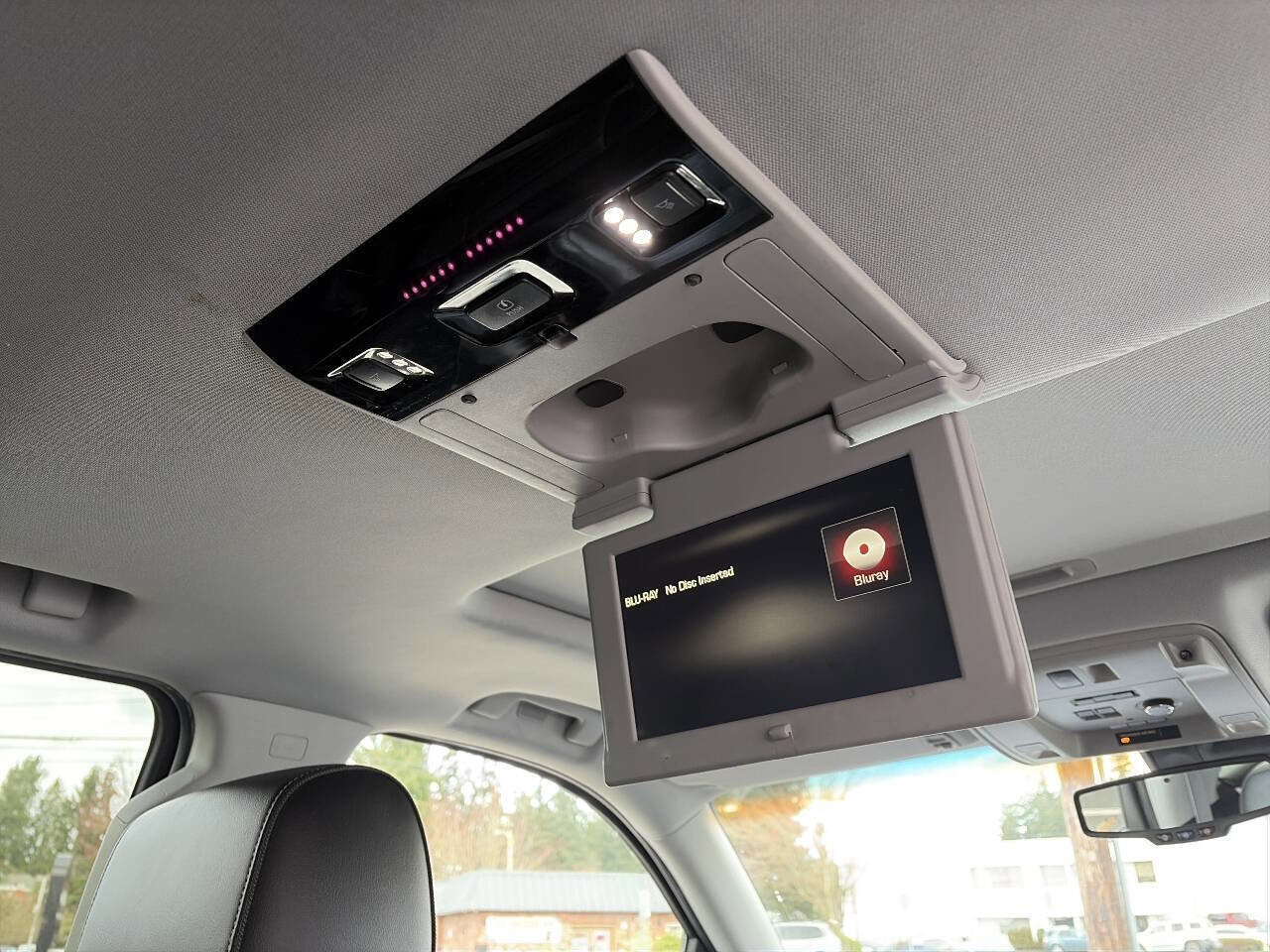 Used 2015 GMC Yukon XL Denali w/ Premium Package image 29