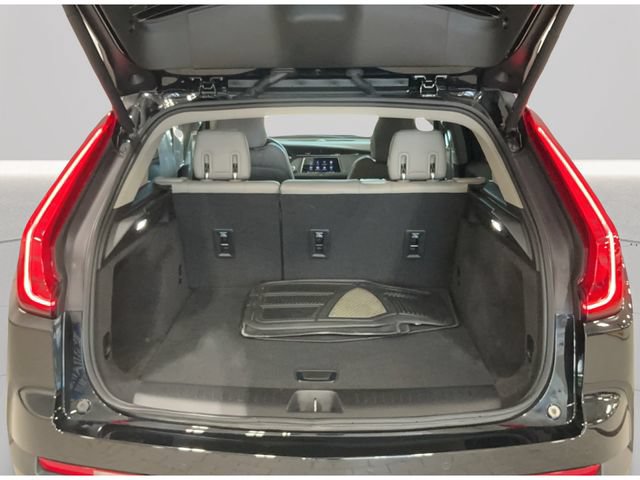 Used 2023 Cadillac XT4 Luxury w/ Cold Weather Package AWD/4WD image 26