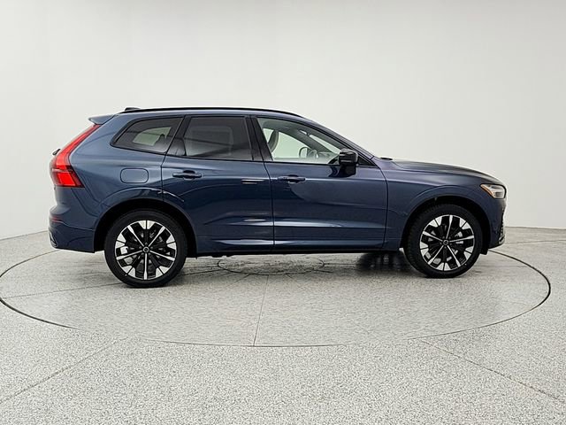New 2026 Volvo XC60 B5 Plus w/ Climate Package PRO AWD/4WD image 4