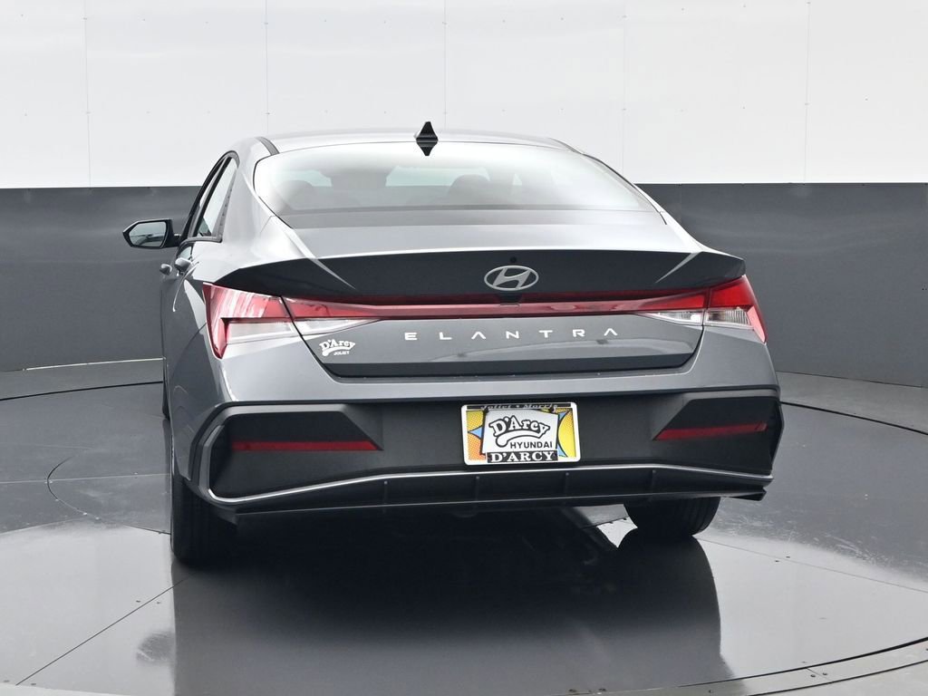 New 2026 Hyundai Elantra SE image 6