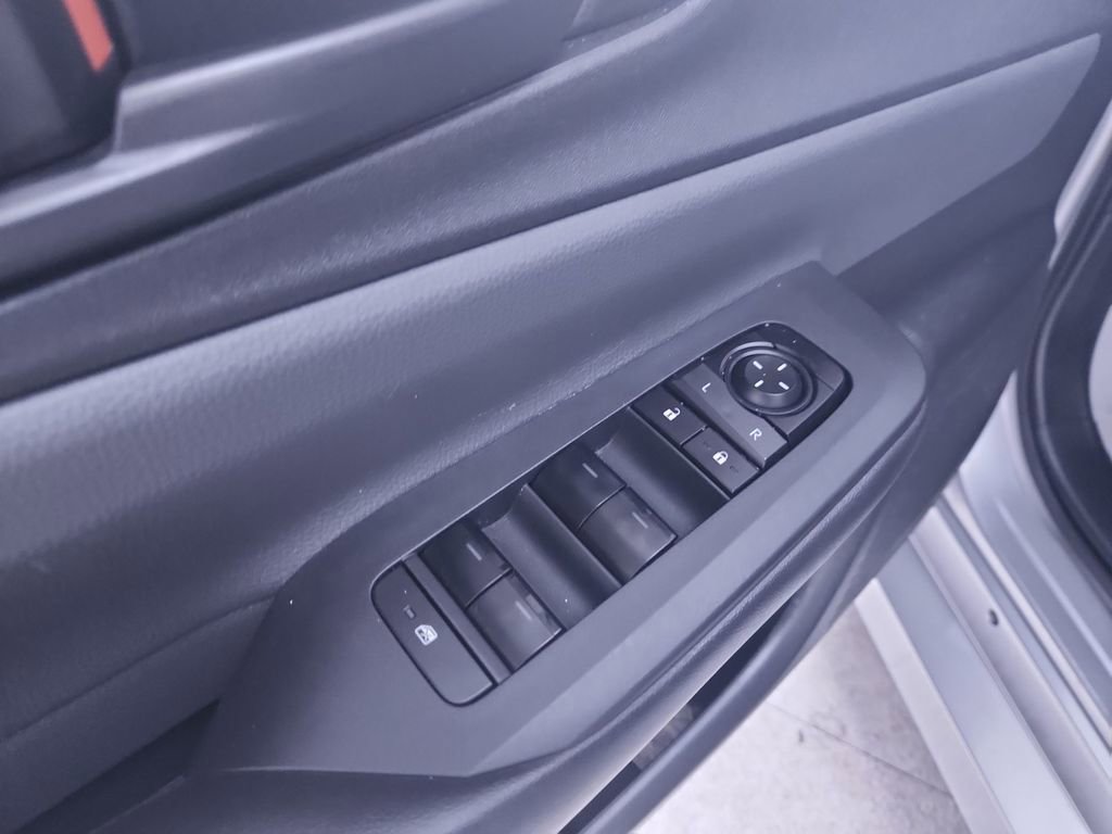 Used 2023 Toyota Prius LE FWD image 13