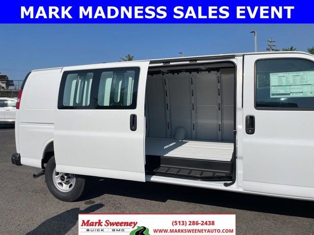 New 2025 GMC Savana 2500 Extended w/ Driver Convenience Package image 10