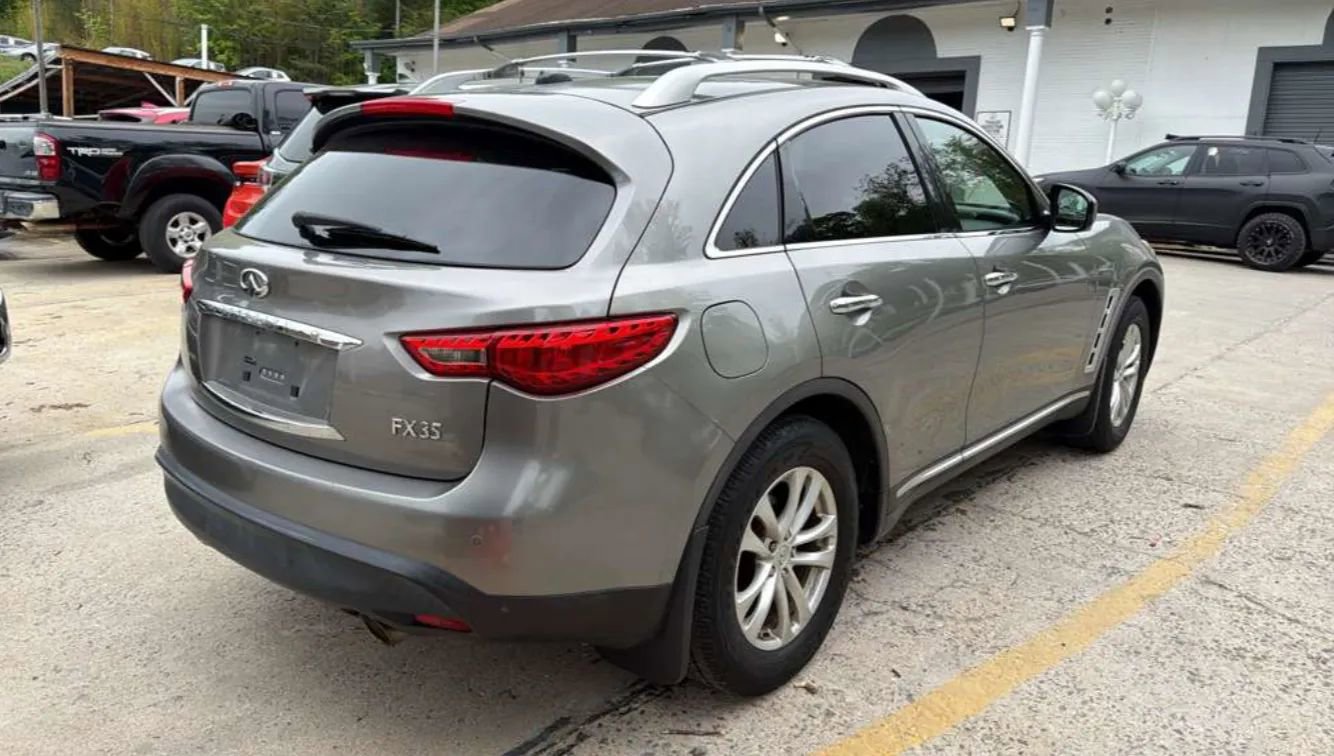 Used 2010 INFINITI FX35 AWD w/ Navigation Pkg image 3