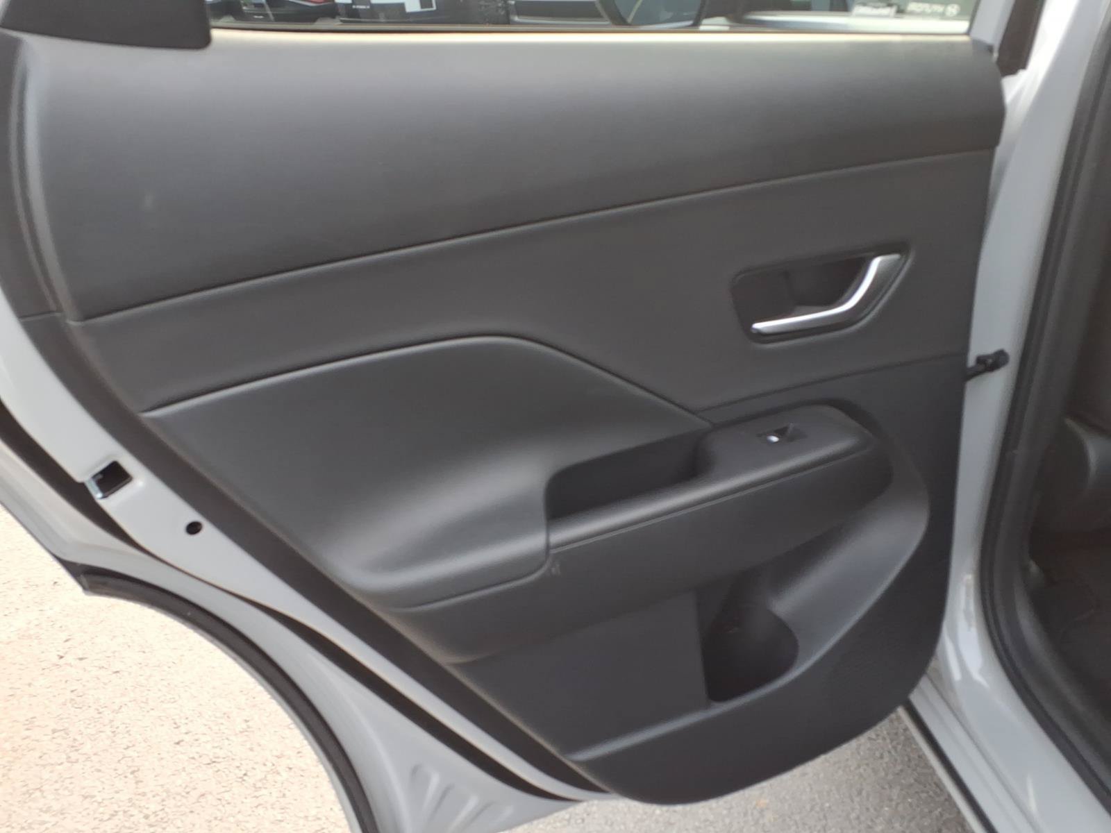 Certified 2024 Hyundai Kona Limited FWD image 18