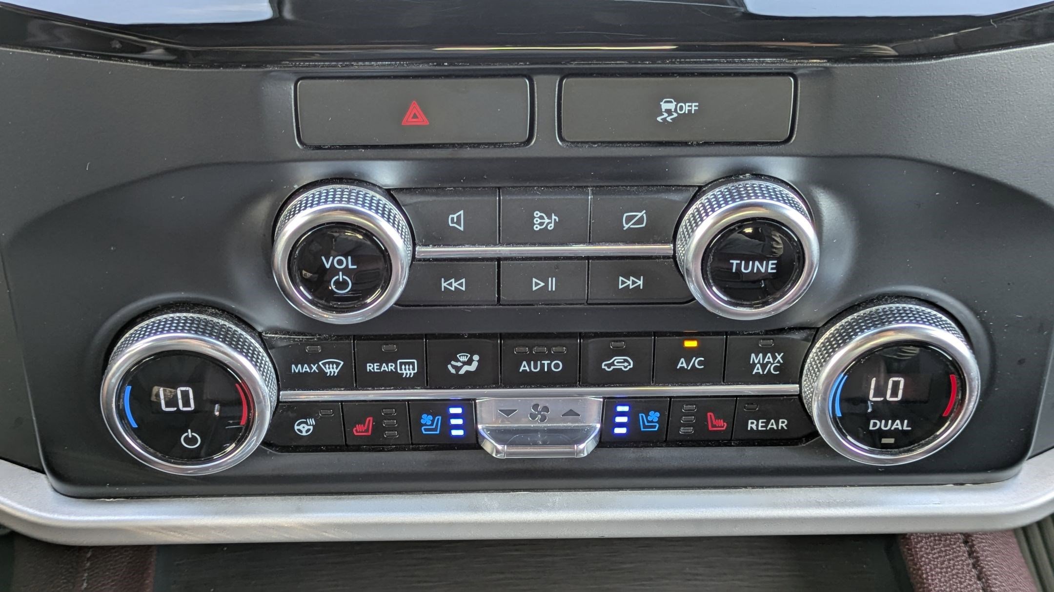 Used 2023 Ford Expedition Max Limited image 25