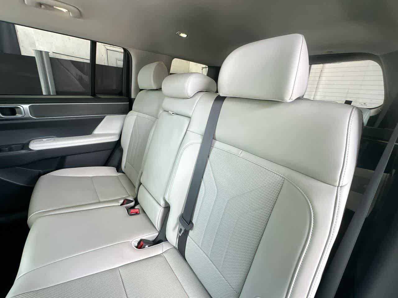 Used 2024 Hyundai Santa Fe SEL FWD image 22