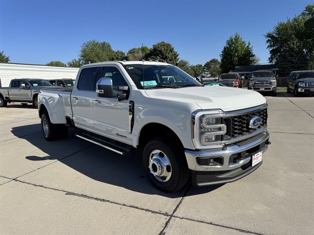New 2026 Ford F350 Lariat AWD/4WD image 1