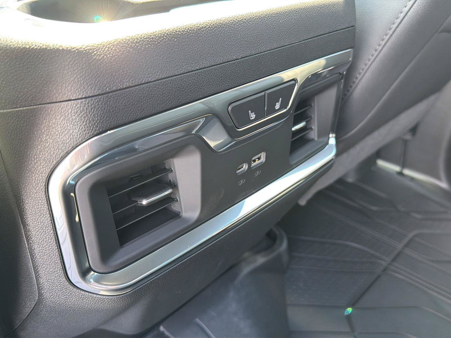 New 2026 Chevrolet Silverado 1500 High Country w/ High Country Premium Package AWD/4WD image 12