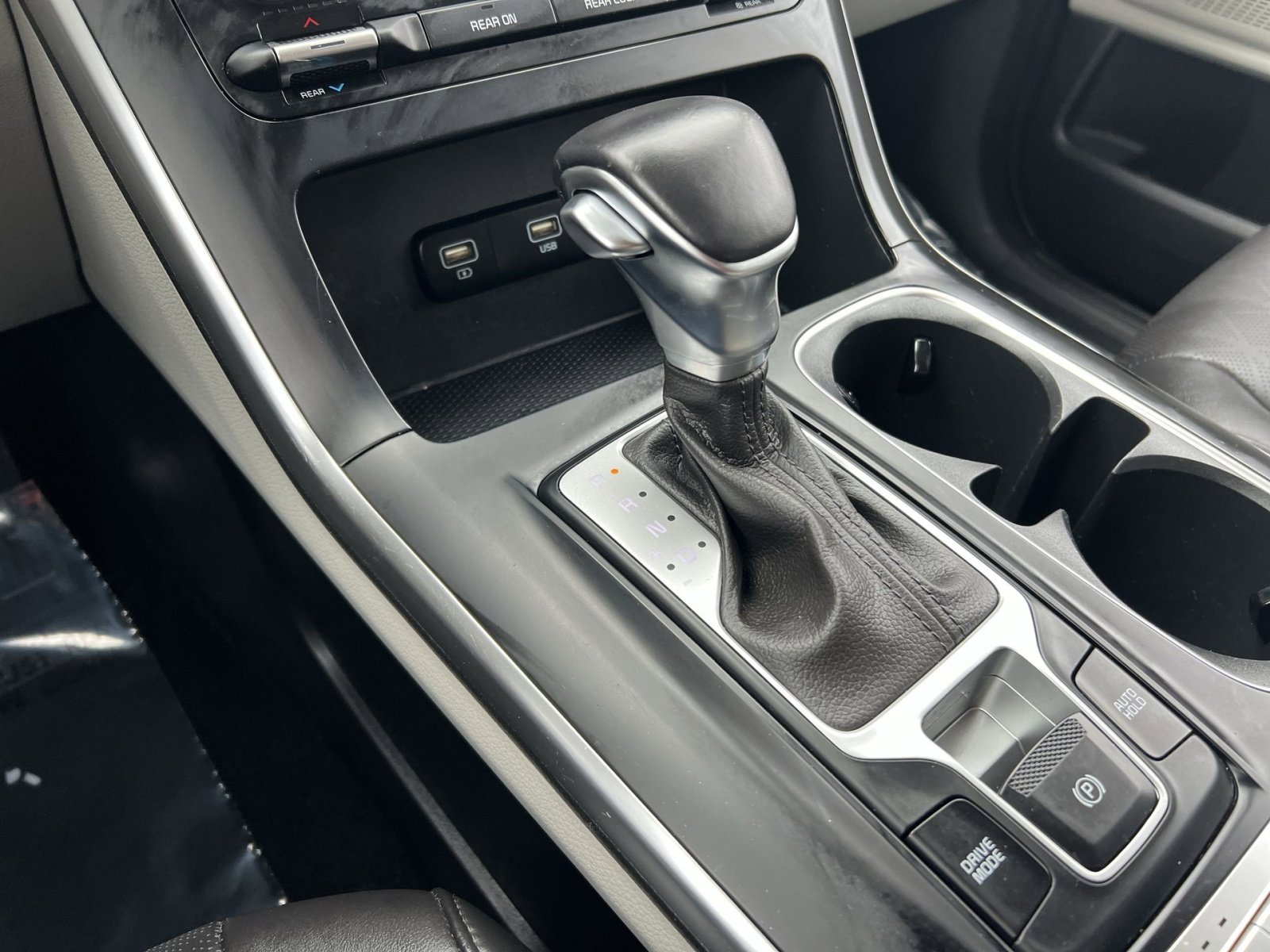 Used 2022 Kia Carnival LX image 21