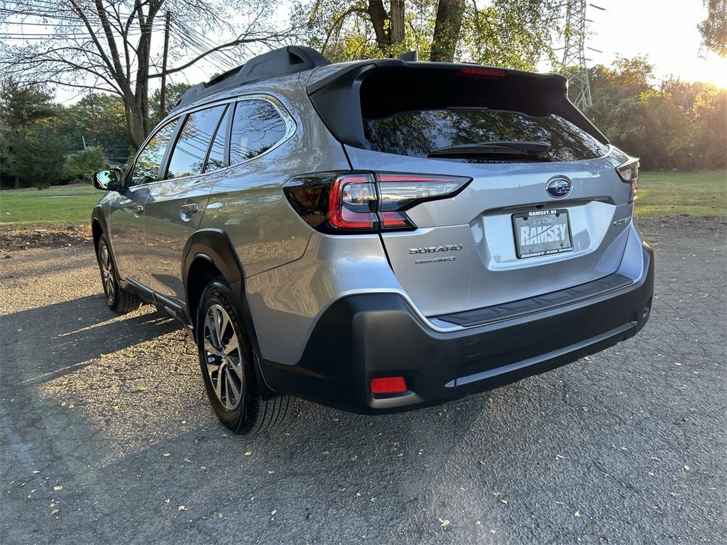 Certified 2025 Subaru Outback Premium image 6