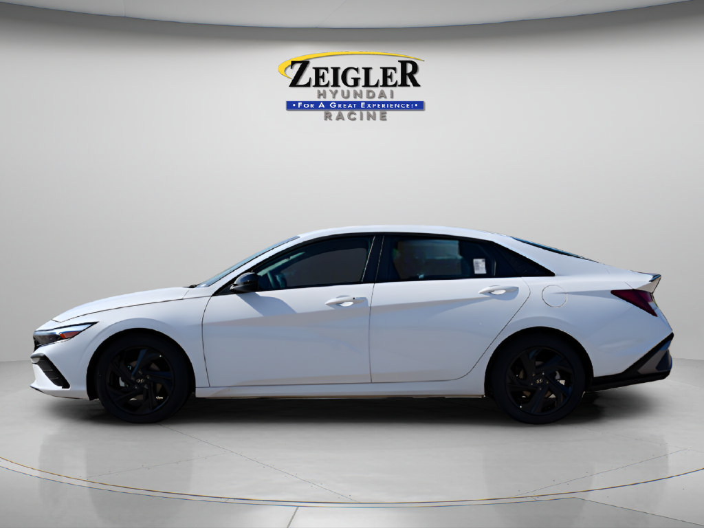 New 2026 Hyundai Elantra SEL Sport FWD image 4
