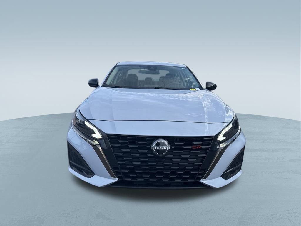 Used 2024 Nissan Altima 2.5 SR video 2