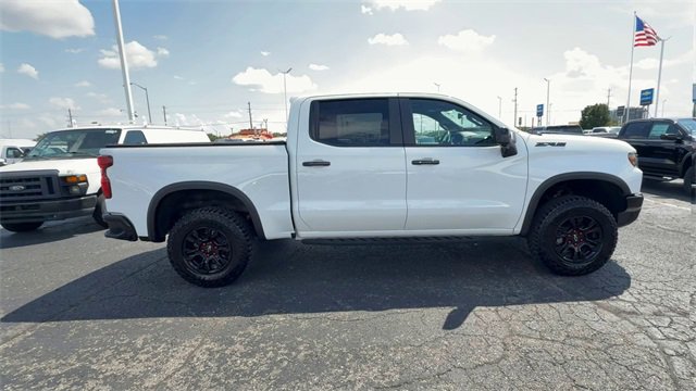 Used 2024 Chevrolet Silverado 1500 ZR2 w/ Technology Package image 9