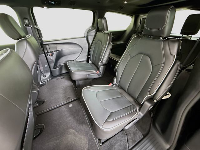 New 2026 Chrysler Pacifica Limited w/ S Appearance Package AWD/4WD image 25