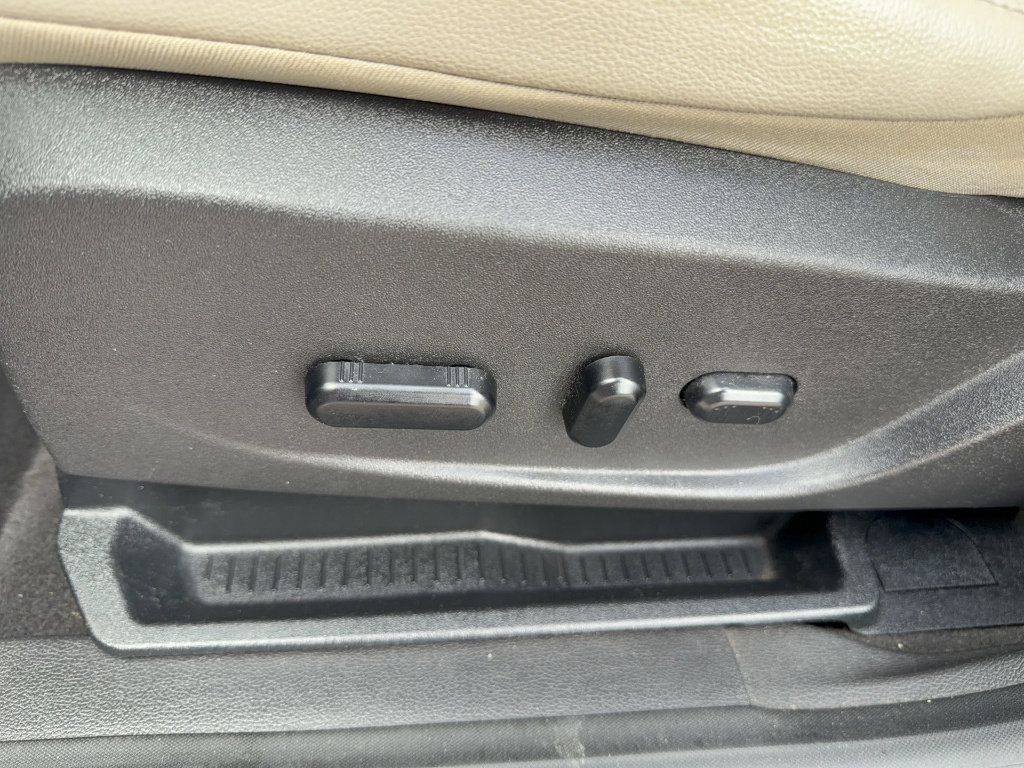 Certified 2019 Ford Escape Titanium image 36