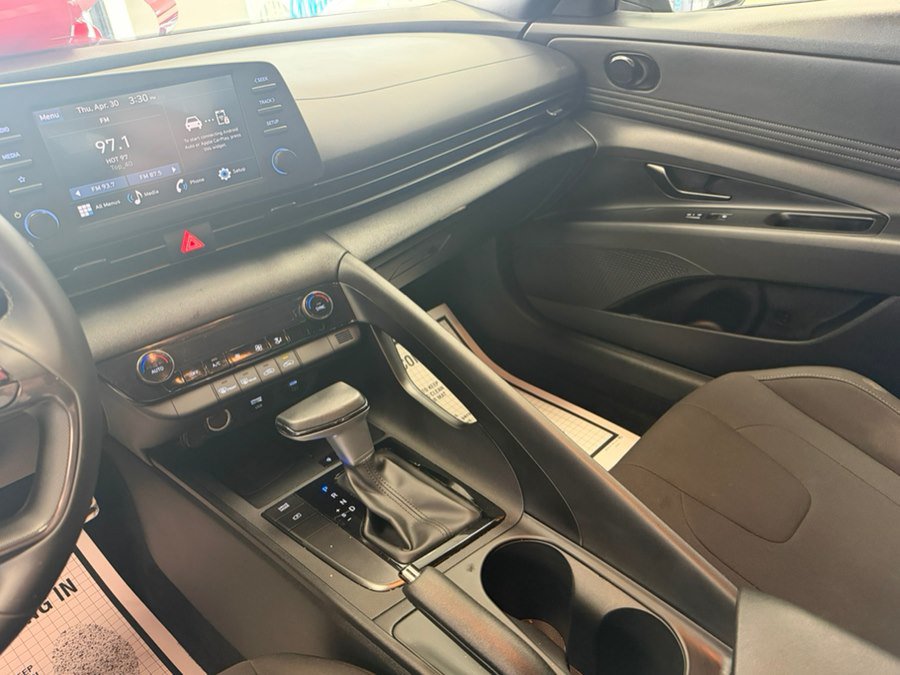 Used 2025 Hyundai Elantra Sport FWD image 32
