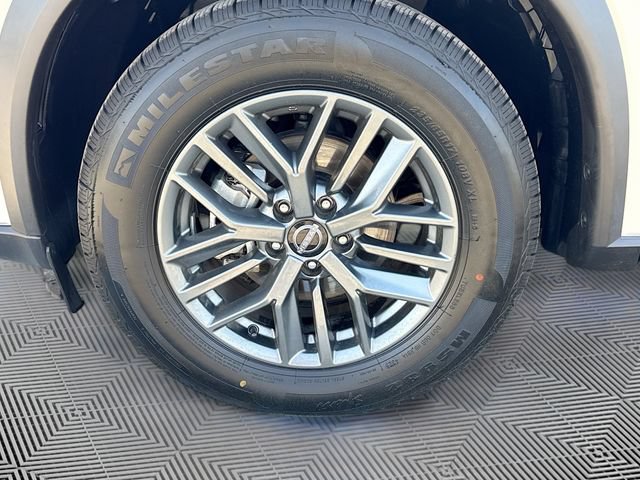 Used 2024 Nissan Rogue S FWD image 29