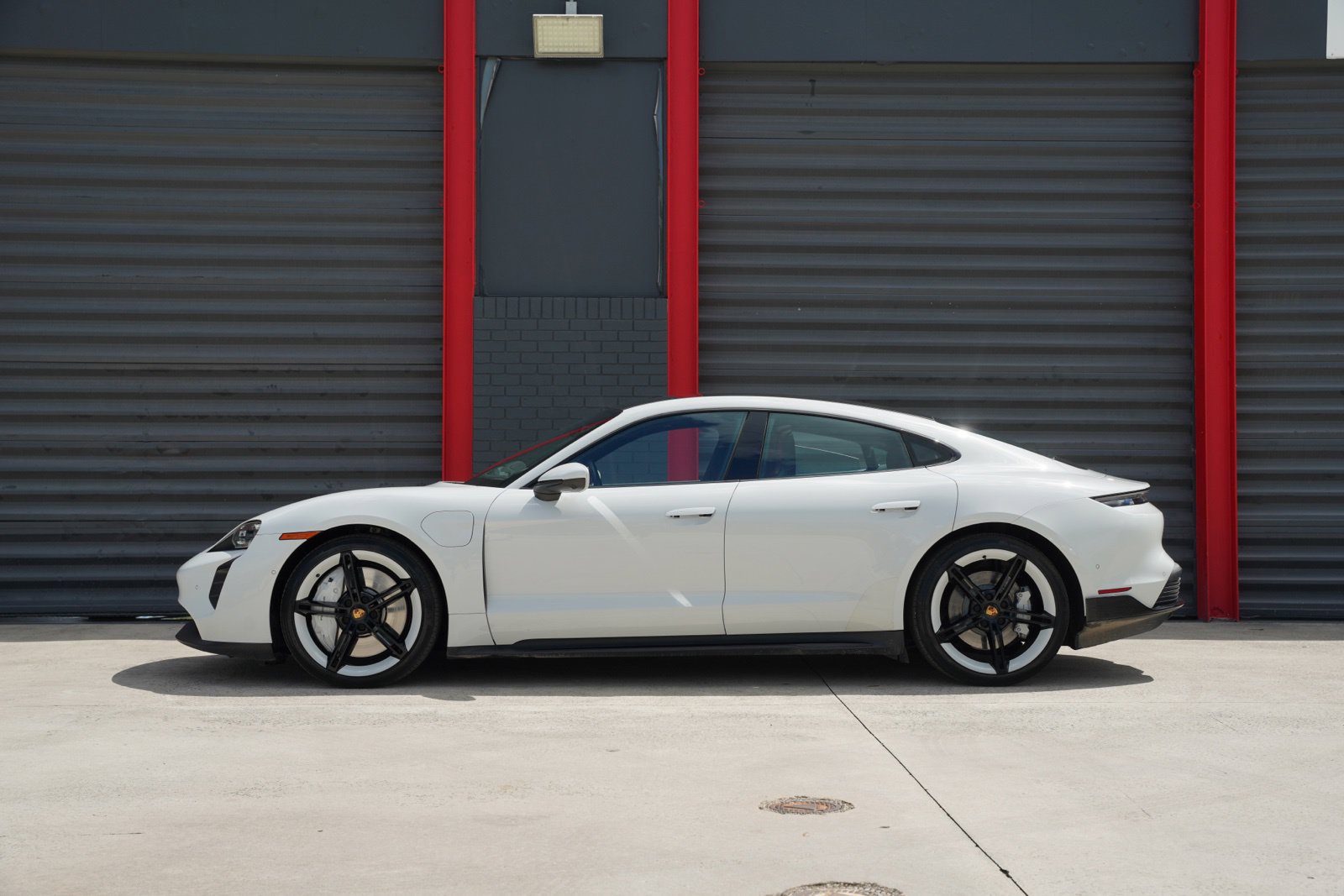 Used 2020 Porsche Taycan 4S AWD/4WD image 10