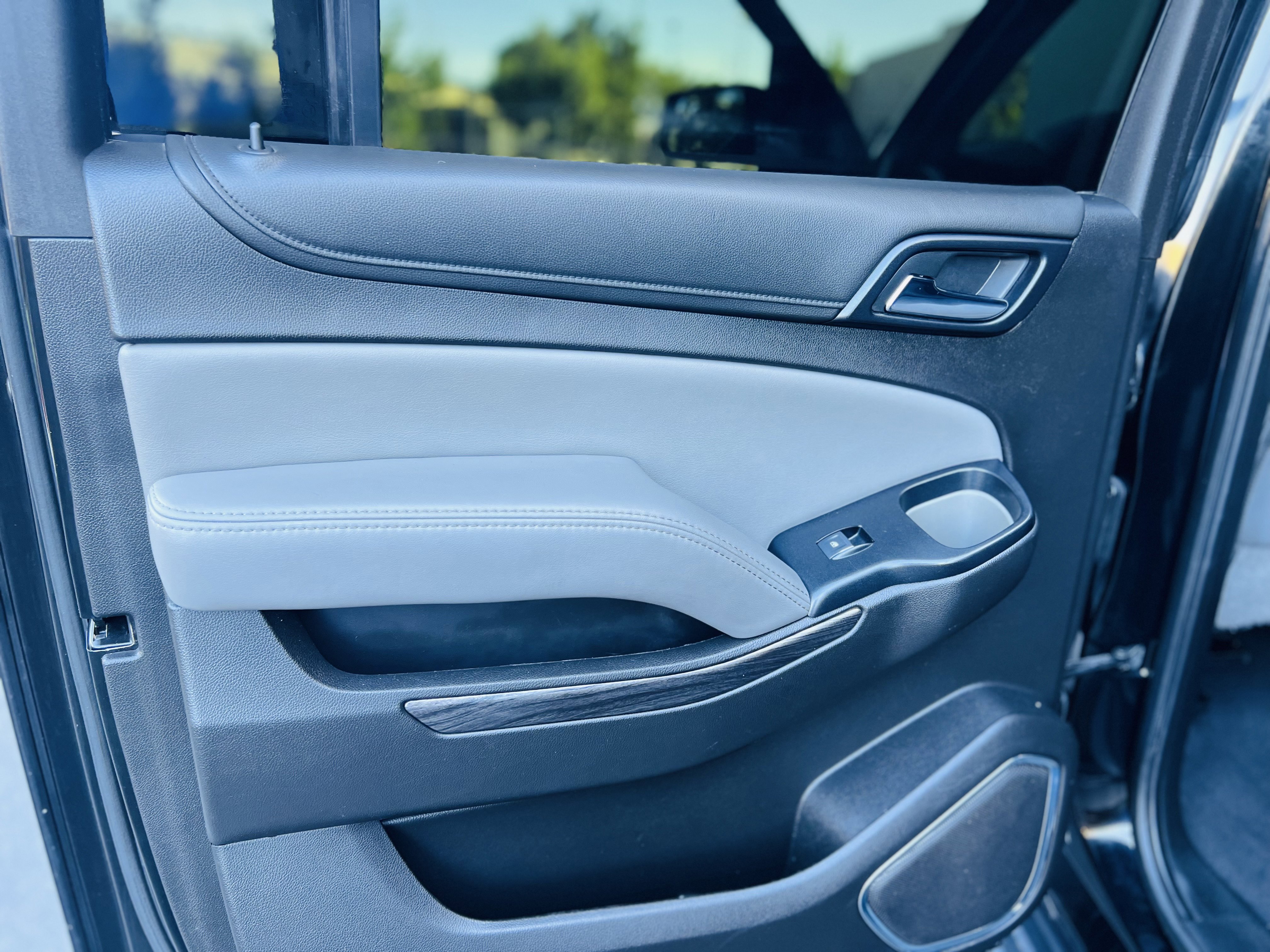Used 2019 Chevrolet Suburban LT AWD/4WD image 21