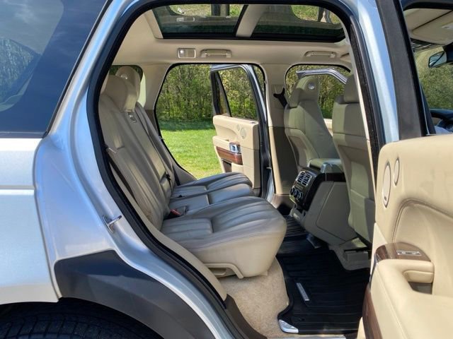 Used 2015 Land Rover Range Rover HSE image 36
