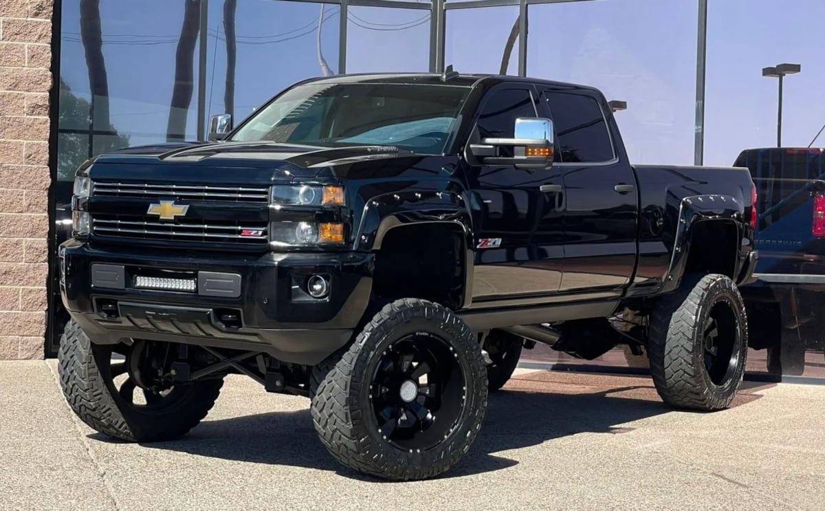 Used 2015 Chevrolet Silverado 2500 LTZ w/ Duramax Plus Package AWD/4WD image 3