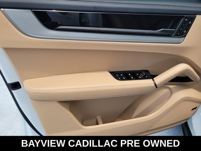 Used 2025 Porsche Cayenne Coupe AWD/4WD image 20