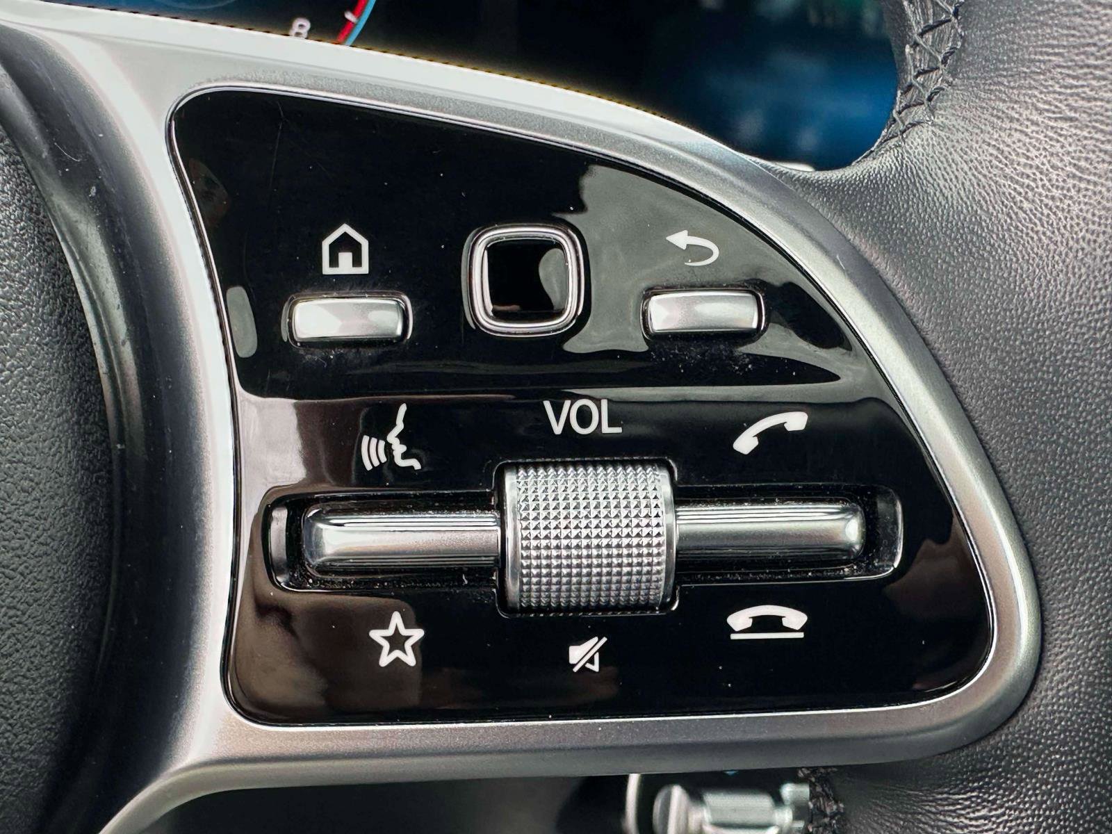 Certified 2022 Mercedes-Benz GLB 250 4MATIC image 21