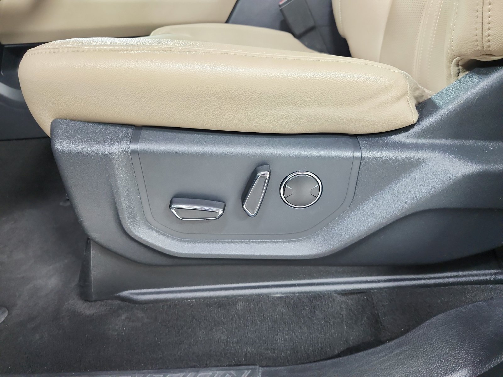 Used 2024 Ford Expedition Limited RWD image 20