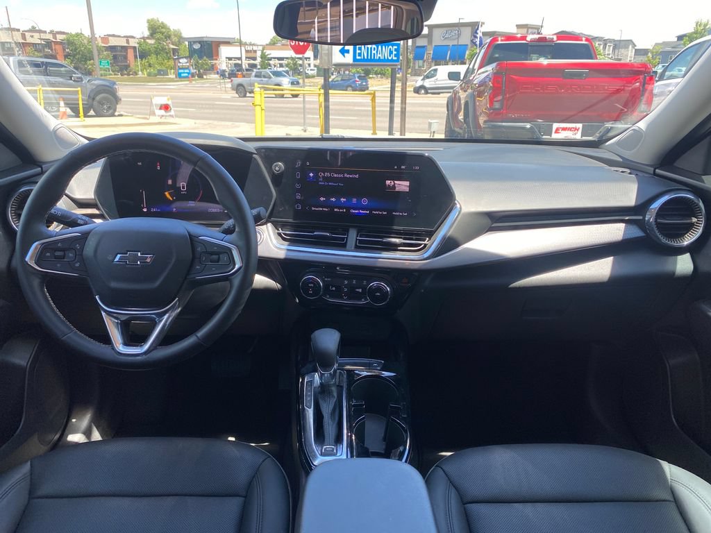Used 2025 Chevrolet Trax ACTIV w/ Driver Confidence Package FWD image 12