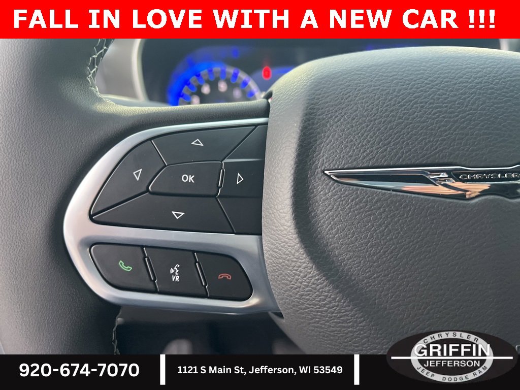 New 2026 Chrysler Pacifica Select image 19