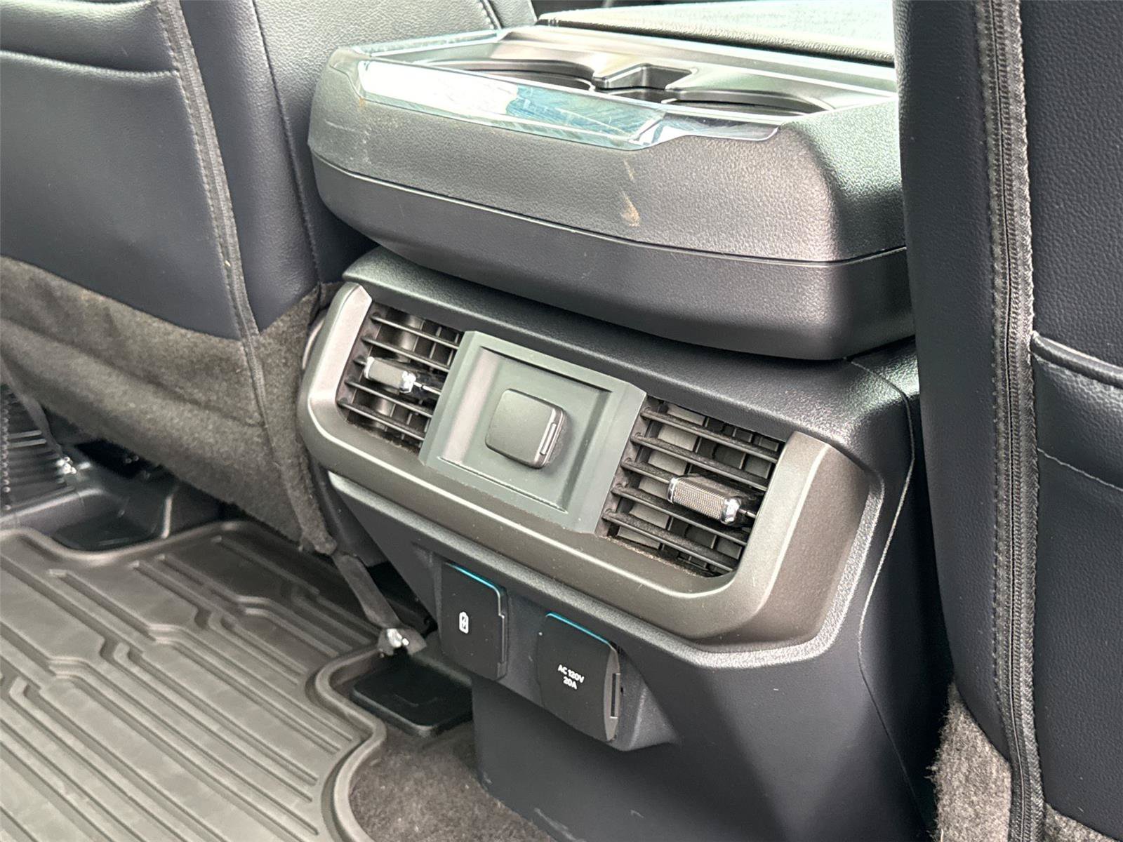 Used 2025 Ford F150 Lariat w/ Equipment Group 501A Mid AWD/4WD image 19