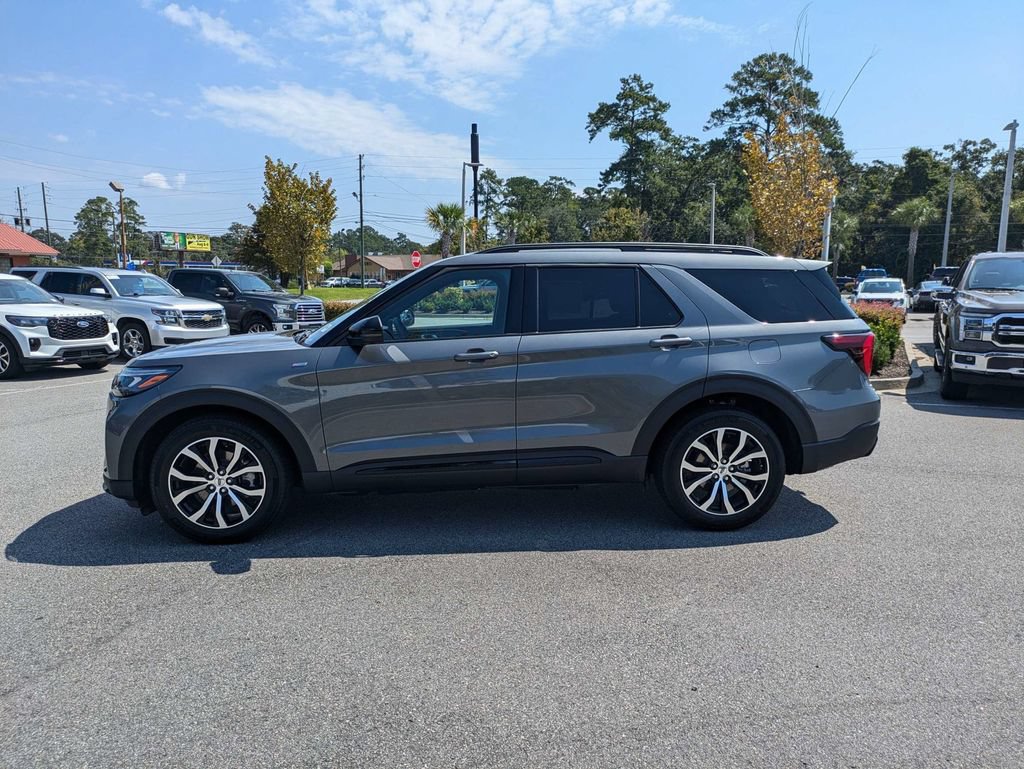 New 2027 Ford Explorer ST-Line RWD image 7