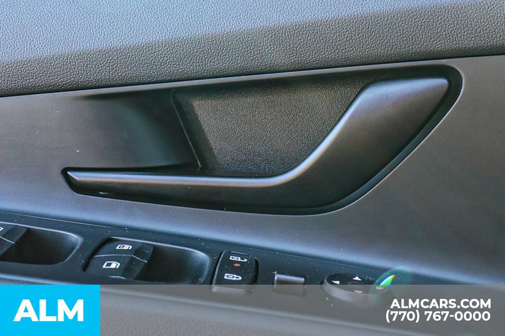 Used 2025 Hyundai Elantra Sport FWD image 45