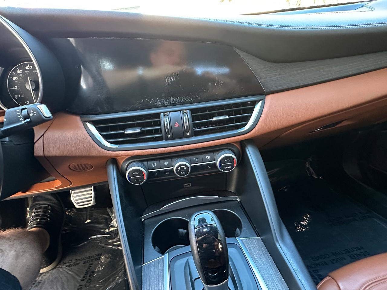 Used 2019 Alfa Romeo Giulia Ti w/ Quick Order Package 22X Lusso image 16