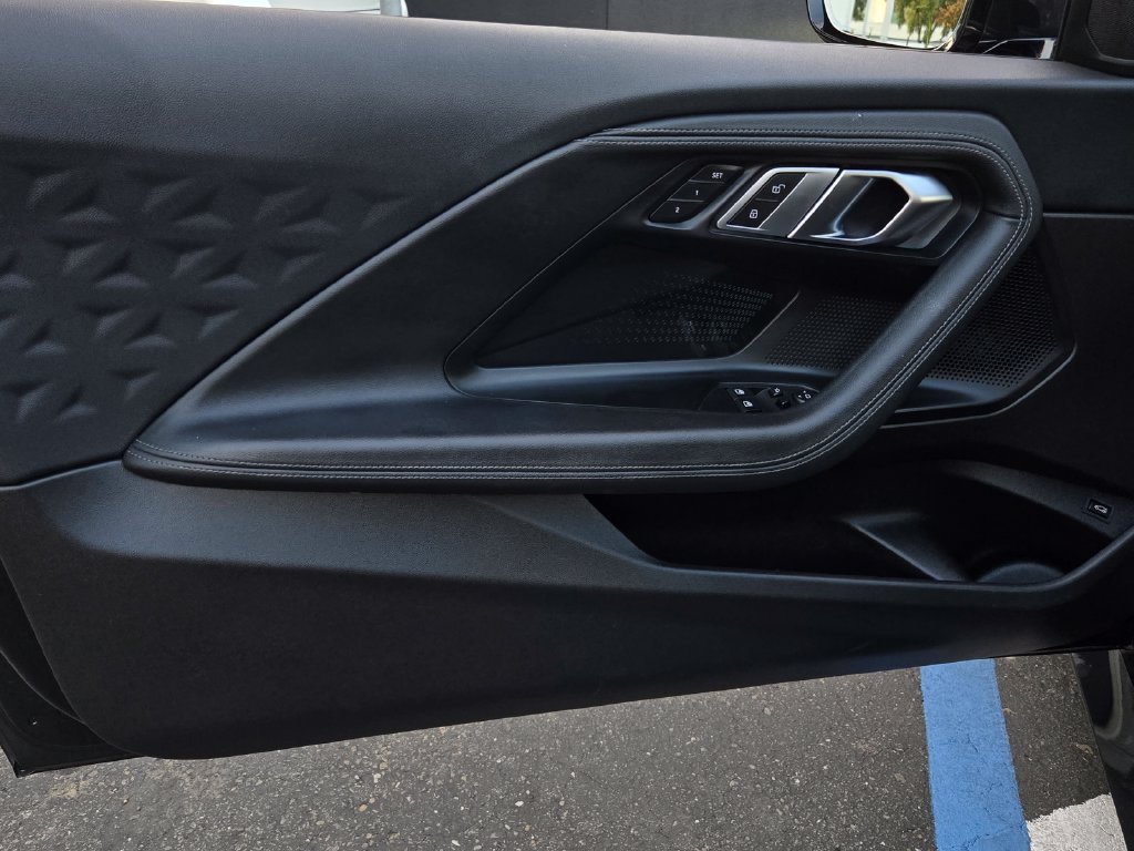 Used 2023 BMW 230i Coupe w/ Convenience Package RWD image 10