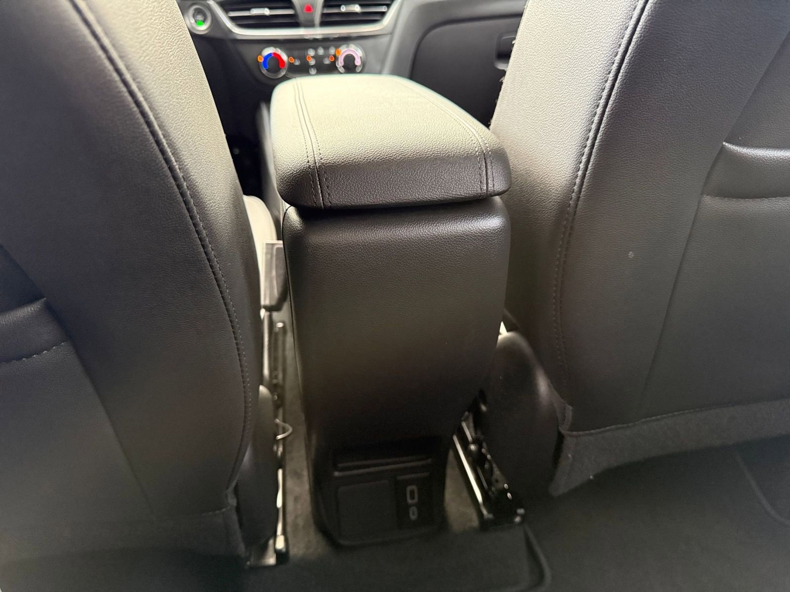 Used 2025 Buick Encore GX Preferred image 24