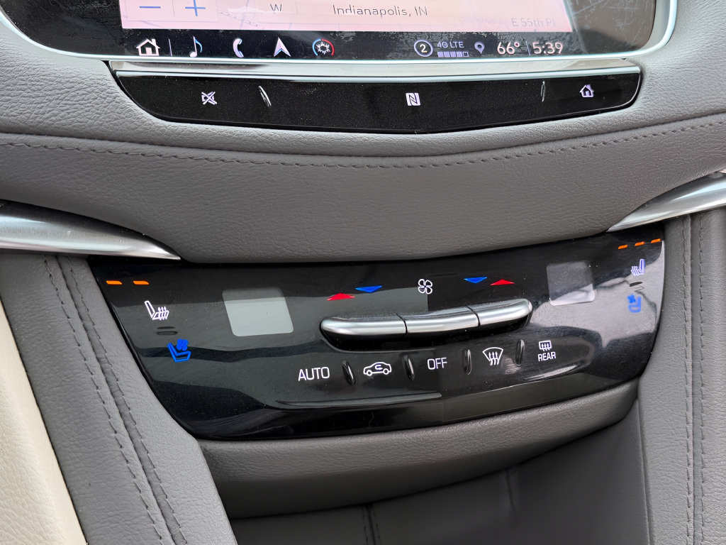 Used 2021 Cadillac XT5 Premium Luxury FWD image 45