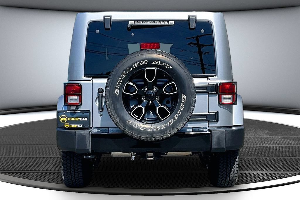 Used 2017 Jeep Wrangler Unlimited Sahara AWD/4WD image 5