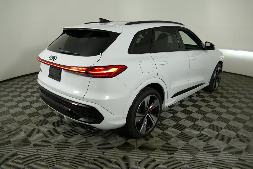 New 2026 Audi SQ5 Prestige AWD/4WD image 3