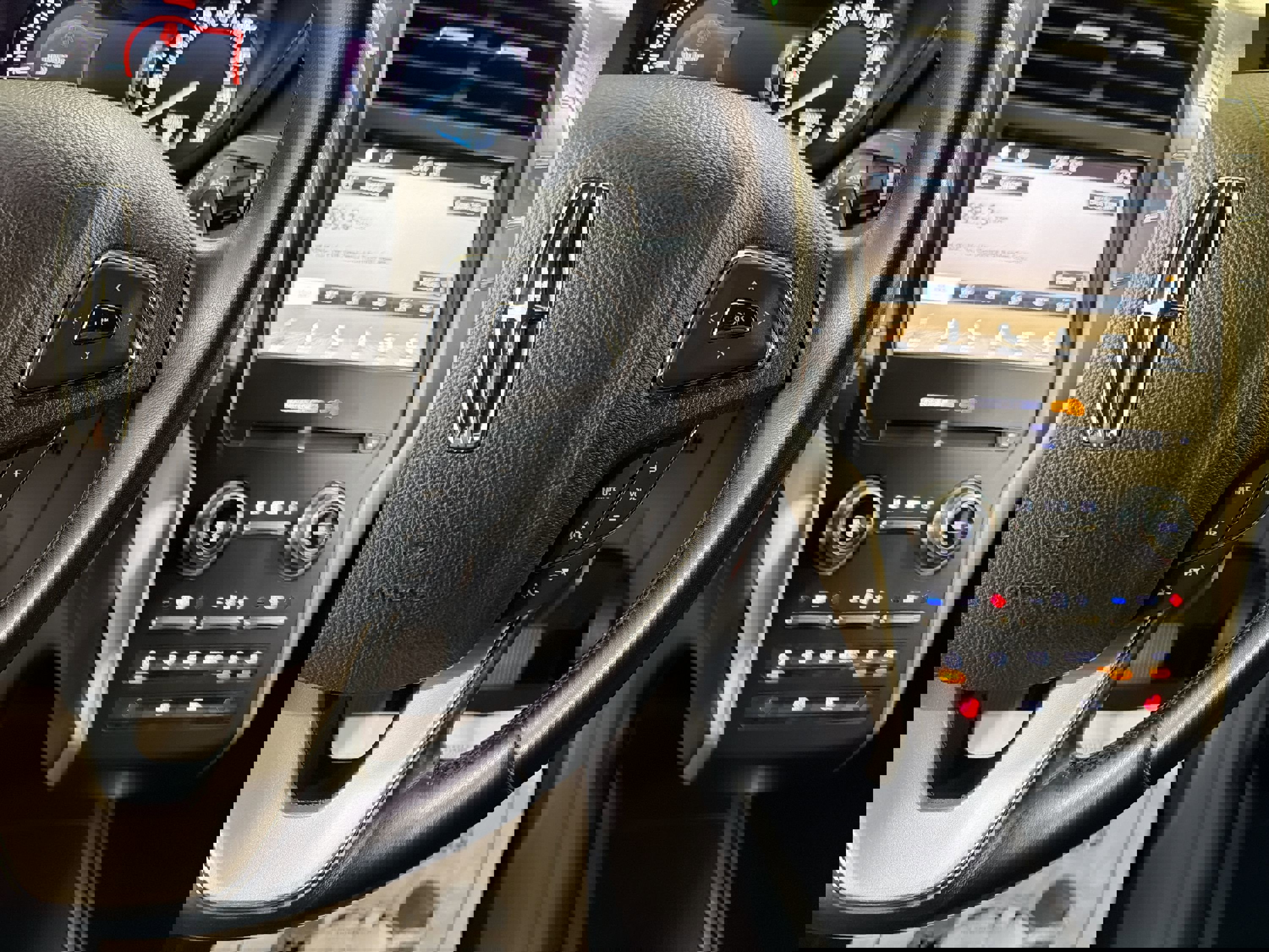 Used 2018 Lincoln MKC Select w/ Select Plus Package image 15