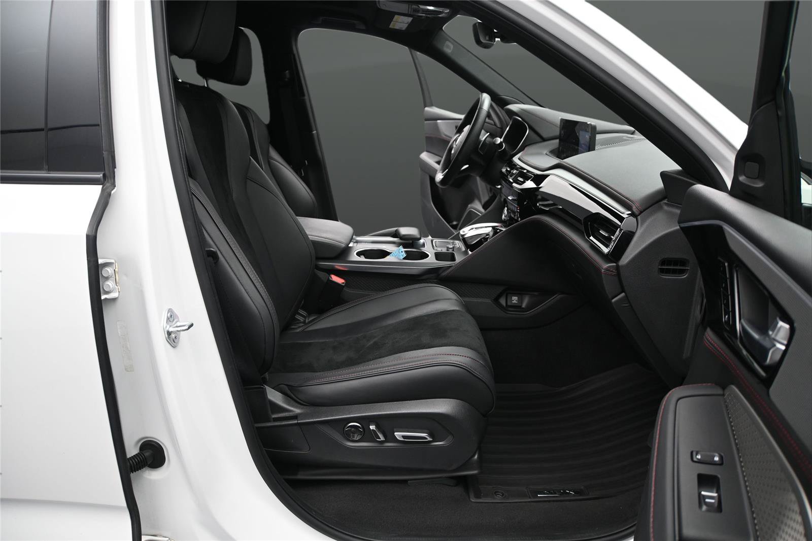 Used 2024 Acura MDX A-Spec AWD/4WD image 14