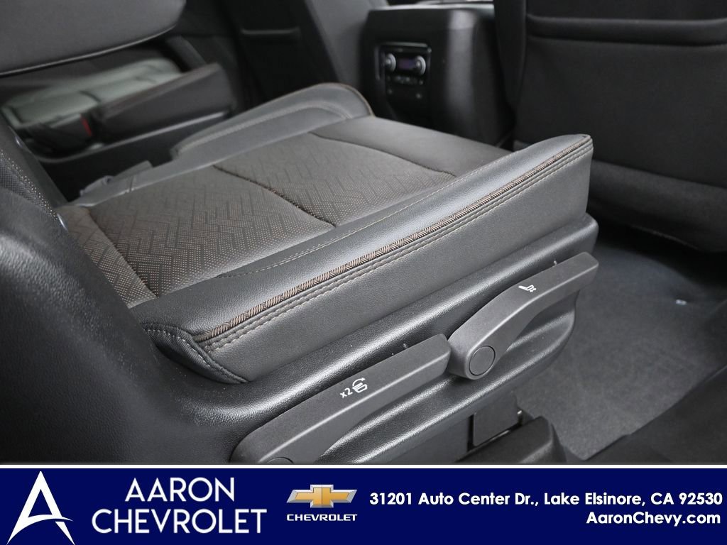 New 2024 Chevrolet Suburban High Country AWD/4WD image 15