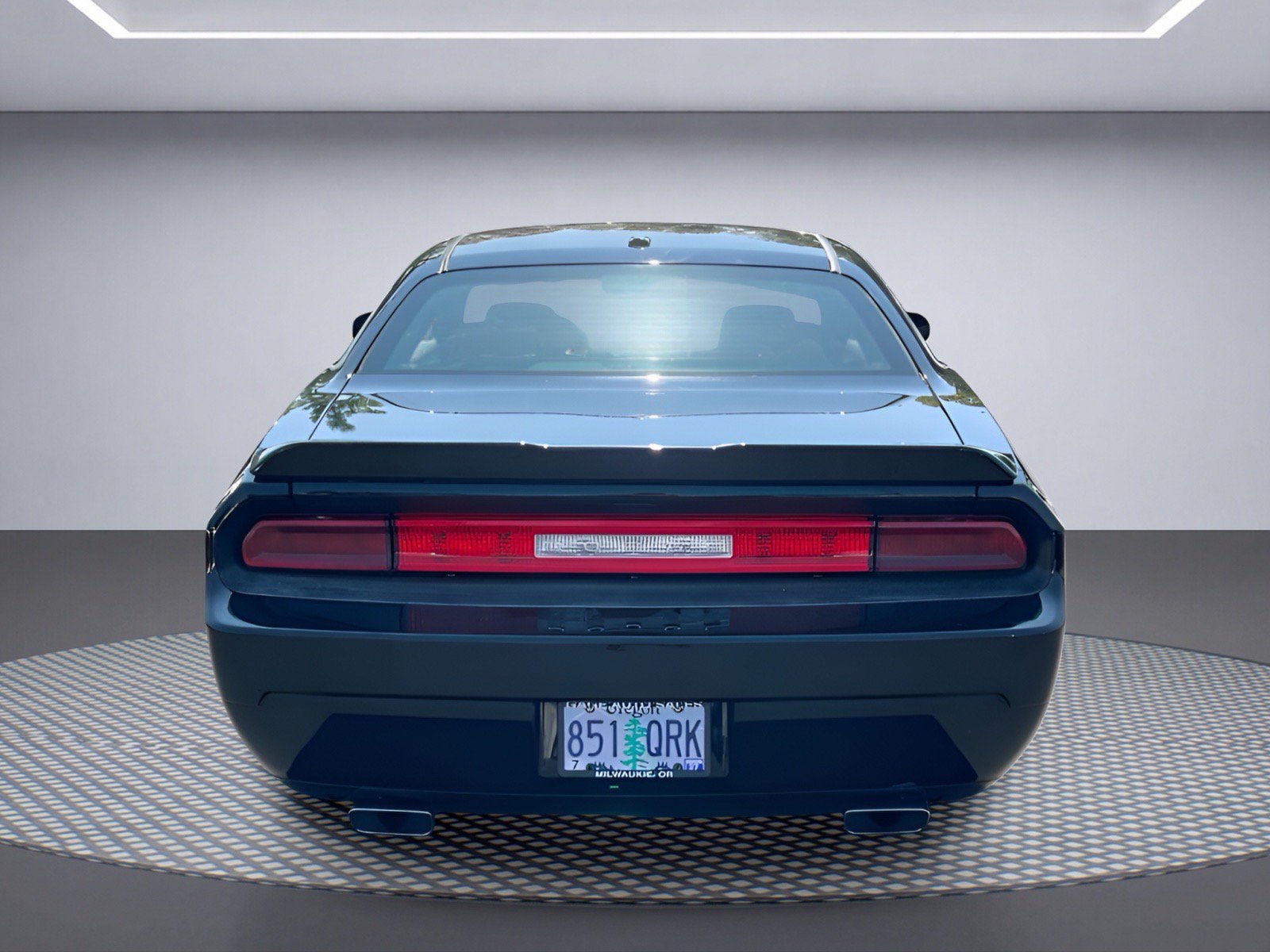Used 2013 Dodge Challenger SXT RWD image 5