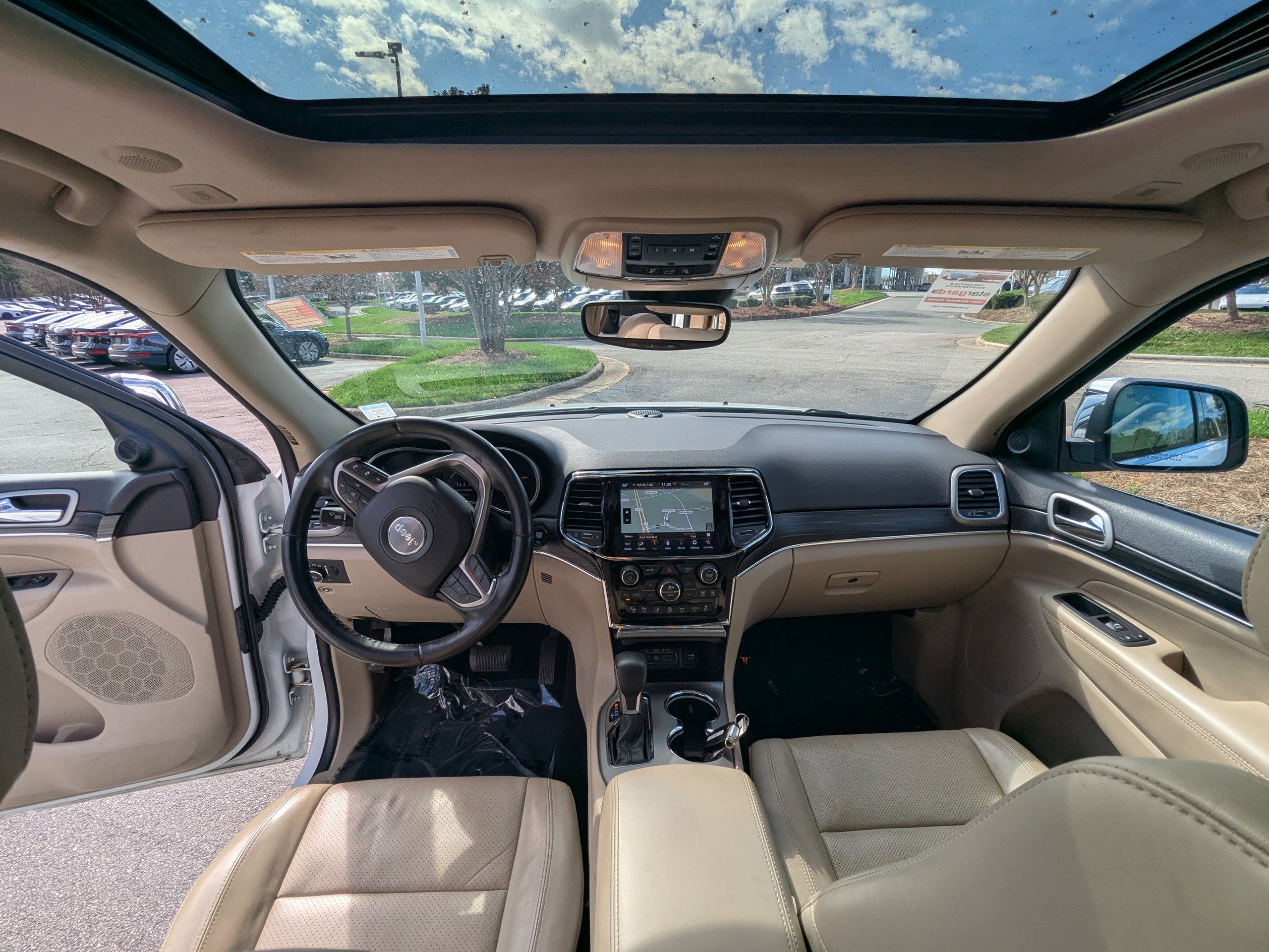 Used 2020 Jeep Grand Cherokee Limited w/ Luxury Group II image 12