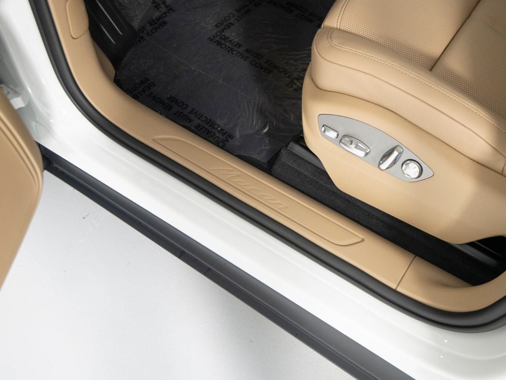 New 2026 Porsche Macan AWD/4WD image 21
