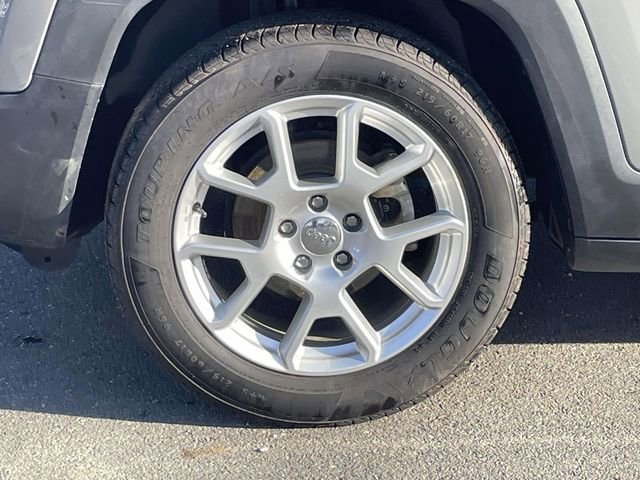 Used 2020 Jeep Renegade Latitude FWD image 7