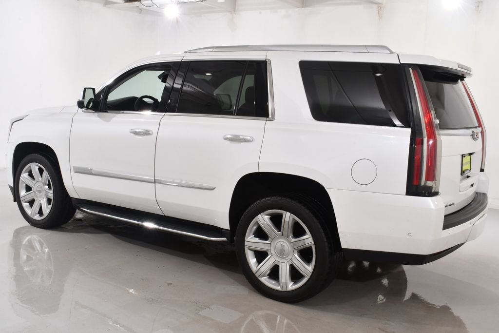 Used 2018 Cadillac Escalade Luxury AWD/4WD image 15