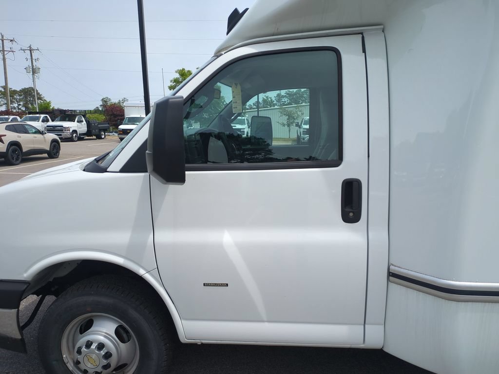 New 2025 Chevrolet Express 3500 w/ Power Convenience Package RWD image 13