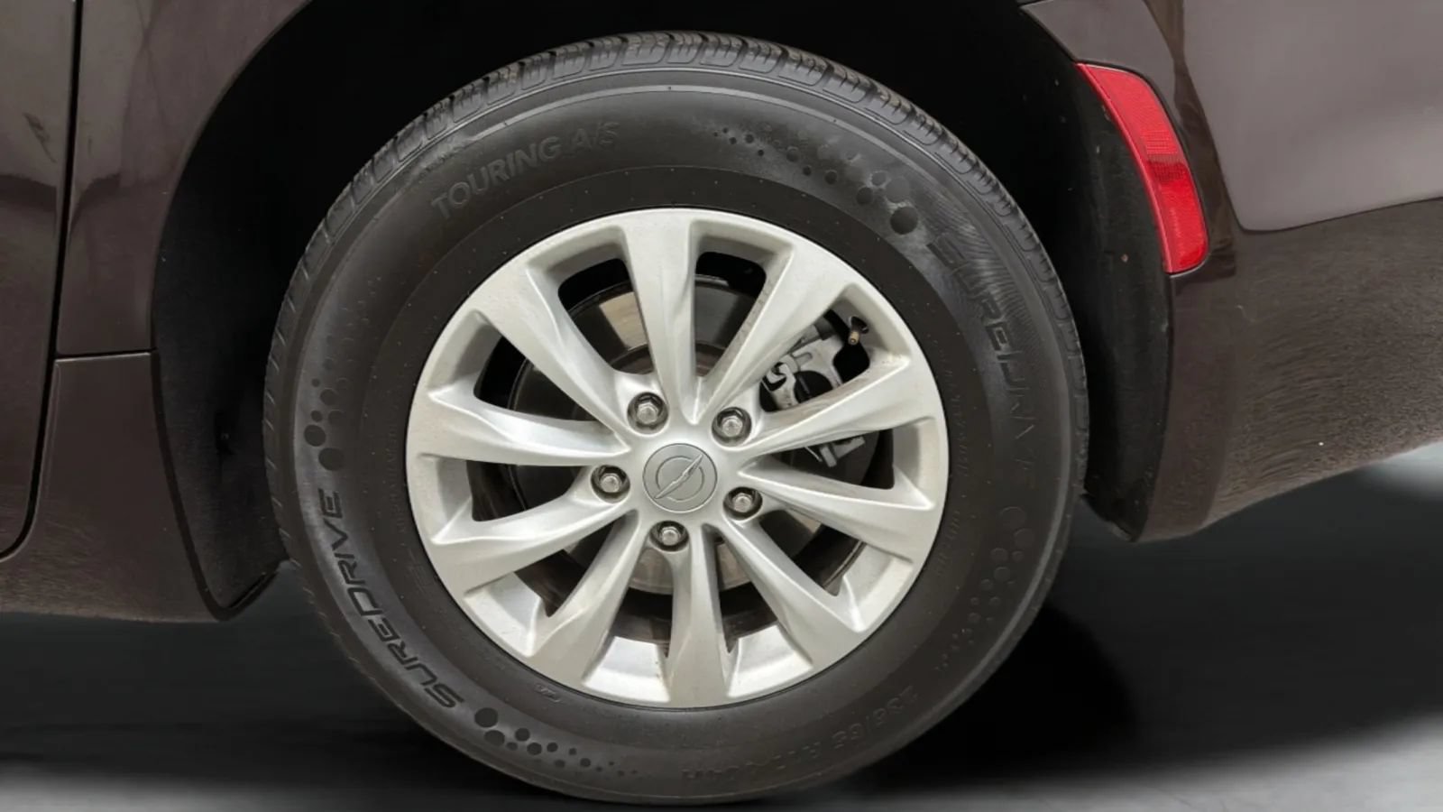 Used 2017 Chrysler Pacifica Touring-L FWD image 30