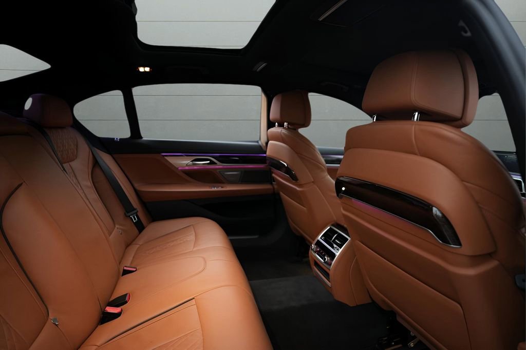 Used 2022 BMW 745e xDrive w/ M Sport Package image 30